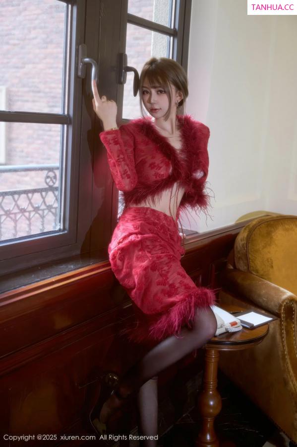   [XiuRen]高清写真图 2025.10.10 No.10848 Zoe柚柚 复古服饰第19张图片
